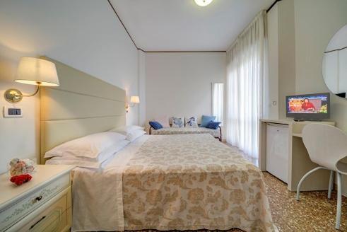 Hotel Carlton Beach Rimini Eksteriør bilde