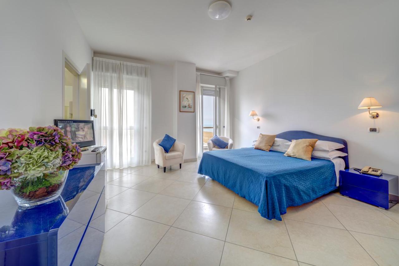 Hotel Carlton Beach Rimini Eksteriør bilde