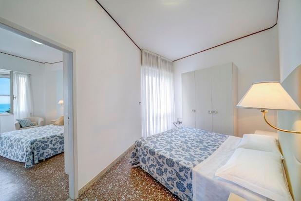 Hotel Carlton Beach Rimini Eksteriør bilde