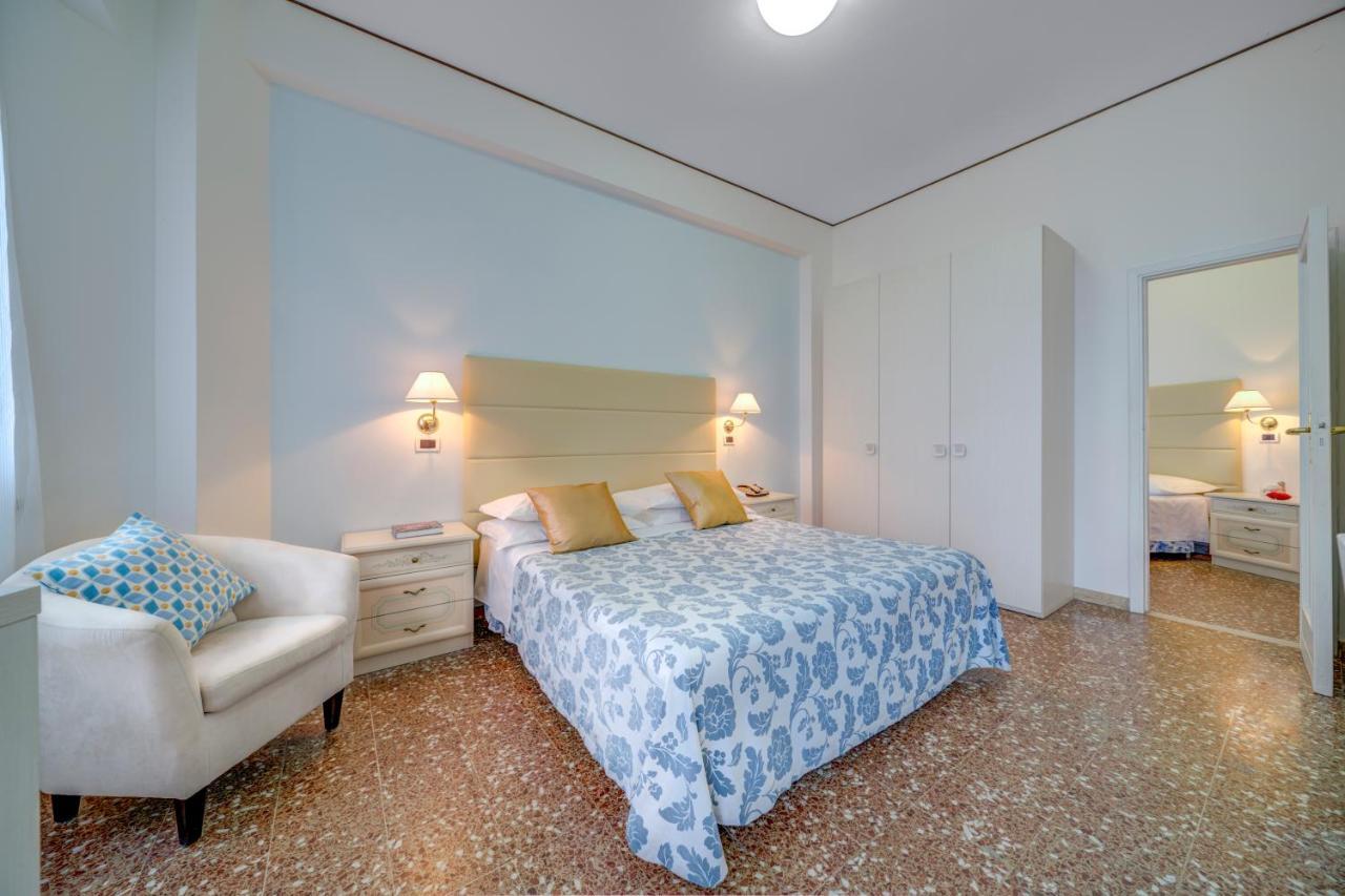 Hotel Carlton Beach Rimini Eksteriør bilde