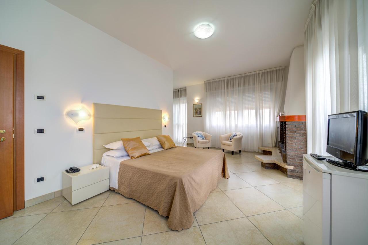 Hotel Carlton Beach Rimini Eksteriør bilde