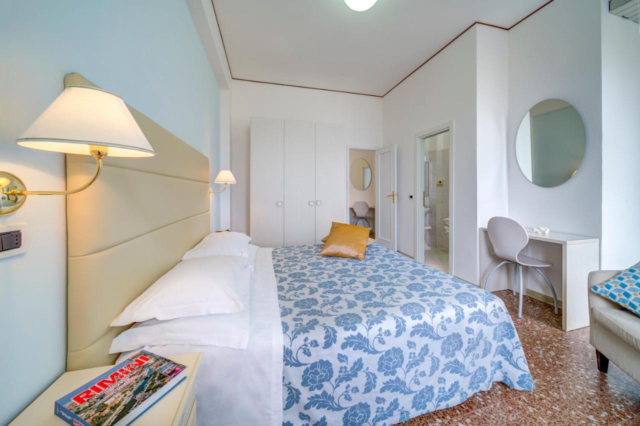 Hotel Carlton Beach Rimini Eksteriør bilde