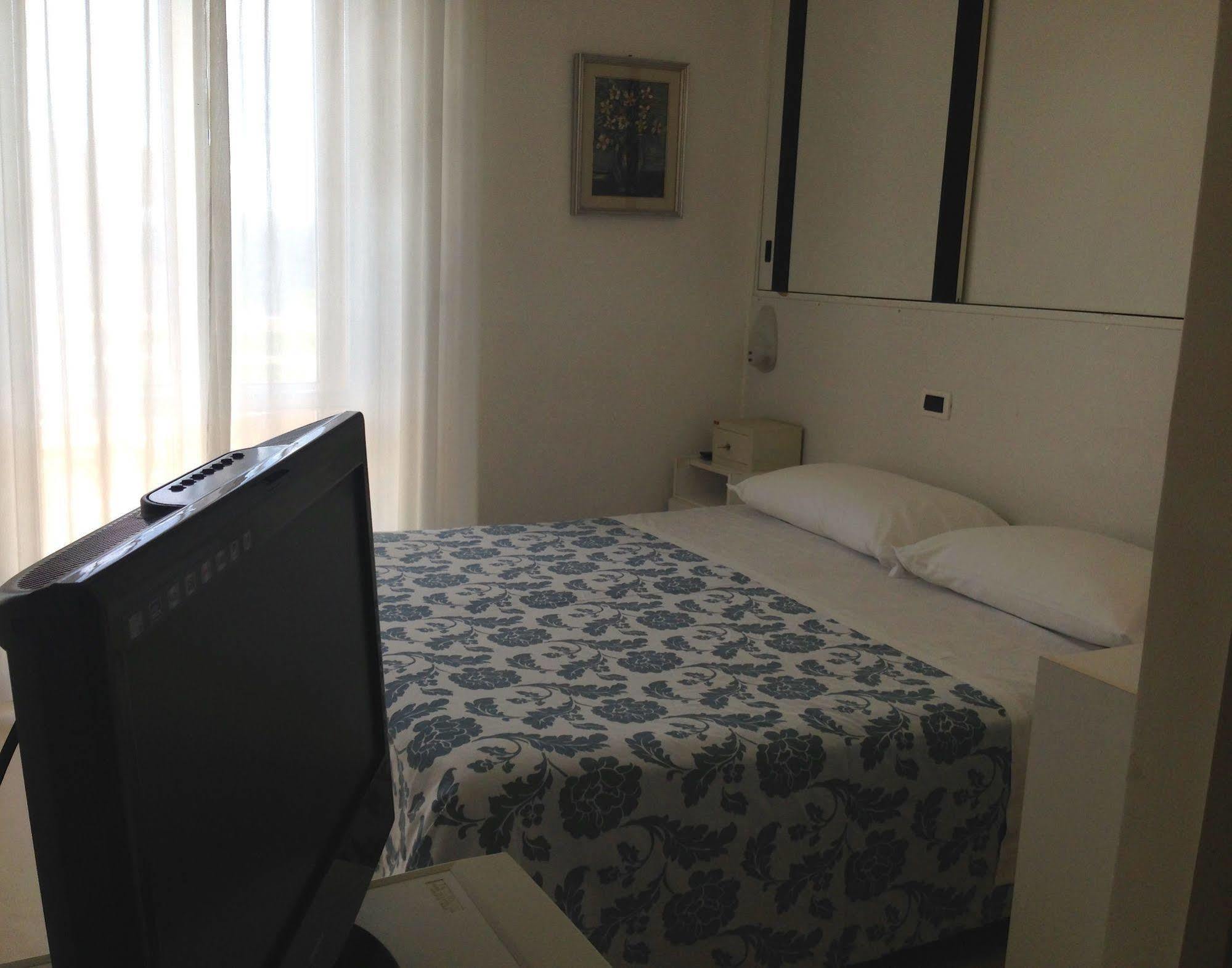 Hotel Carlton Beach Rimini Eksteriør bilde